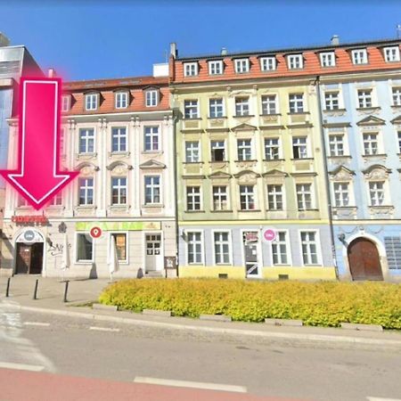 Vice City Hostel Вроцлав Экстерьер фото