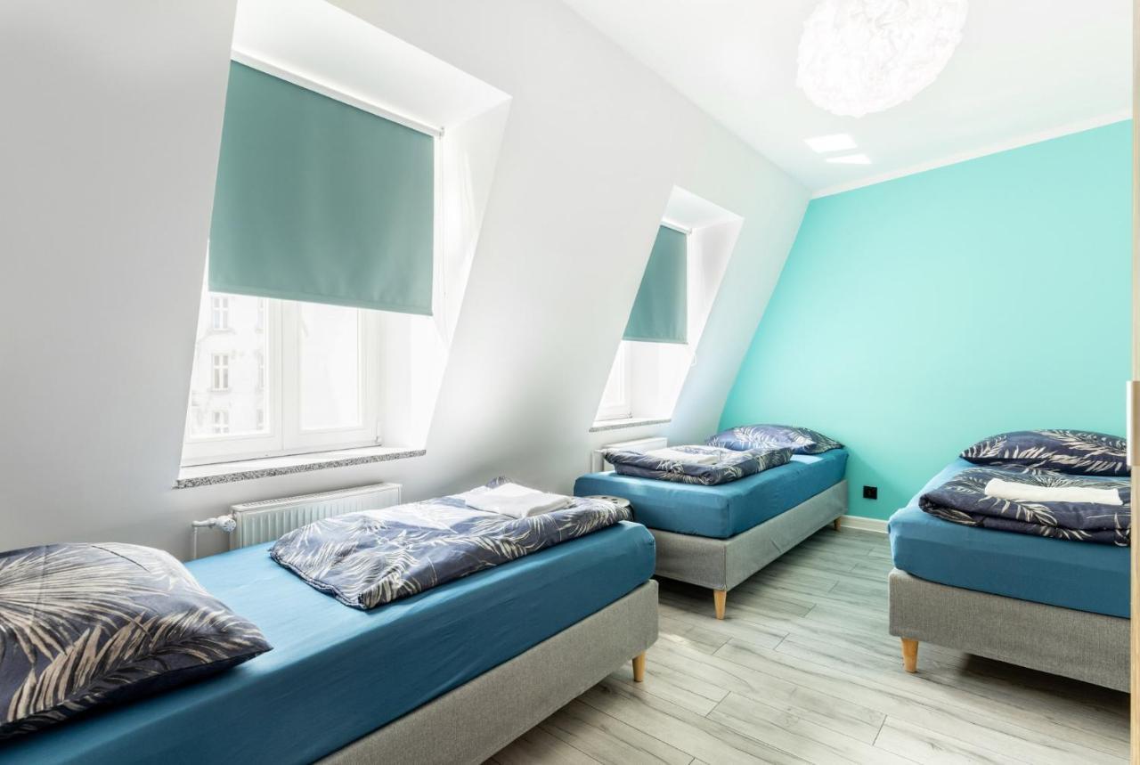 Vice City Hostel Вроцлав Экстерьер фото
